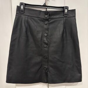 H&M Black Button-Front Faux Leather Mini Skirt. Size 8